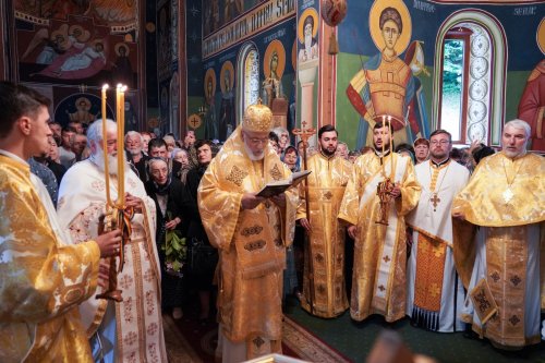 Hramul Mănăstirii Piscul Negru din judeţul Argeş