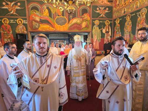 Hramul unei biserici mehedinţene