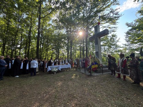 Ostașii Moldovei cinstiți la 550 de ani de la Bătălia de la Războieni - Valea Albă