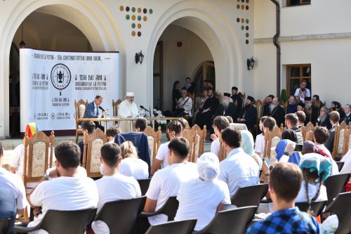 Un gând bun la ceas aniversar Preafericitului Părinte Patriarh Daniel