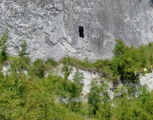 Urmele sihaștrilor pe dealurile și prin pădurile de la Tătaru, Ceptura și Istrița, din Prahova