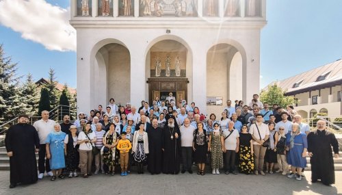 Liturghie arhierească la Biserica „Sfinții Trei Ierarhi” din Chișinău