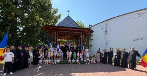Moment dedicat Zilei Imnului Național la Fundația „Episcop Melchisedec”
