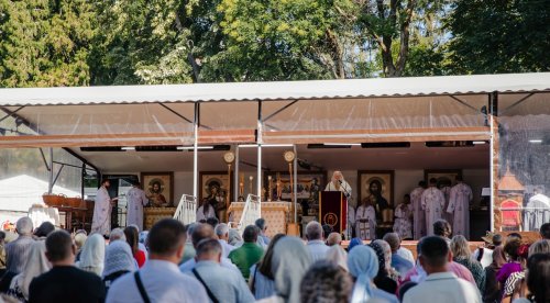 Credința, sprijin în fața încercărilor vieții, la Catedrala Arhiepiscopală din Suceava