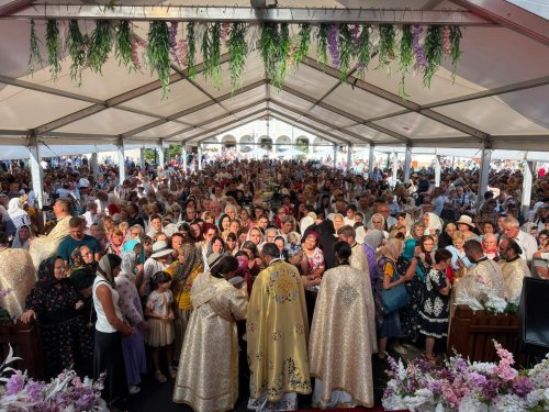 Evenimentul „Roagă-te și crede!” de la Mănăstirea Izbuc