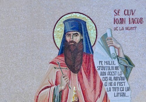 Înainte-prăznuirea Schimbării la Faţă a Domnului; Sf. Cuv. Ioan Iacob de la Neamţ; Sf. Mc. Evsignie; Sf. Nona, mama Sf. Ier. Grigorie Teologul; Sf. Ier. Fabian, Episcopul Romei