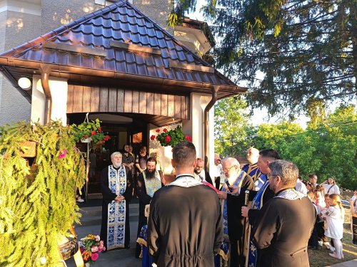 Rugăciune către Maica Domnului şi înnoire la o parohie din judeţul Cluj 