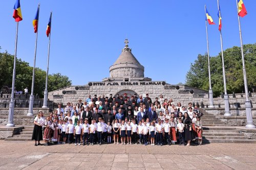 Slujire arhierească la capela Mausoleului Eroilor de la Mărășești