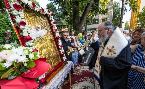Icoana Maicii Domnului „Axionița” în pelerinaj la Vaslui