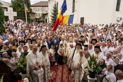 Biserica „Sfântul Ioan Botezătorul” din Piatra Neamț a fost îmbrăcată în veșmânt de har
