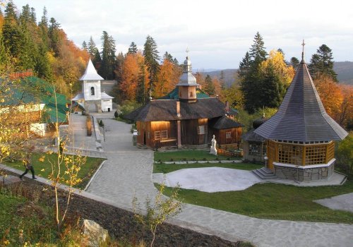Cuvioasa Teodora, ajutătoare la zidirea bisericii de la Sihla