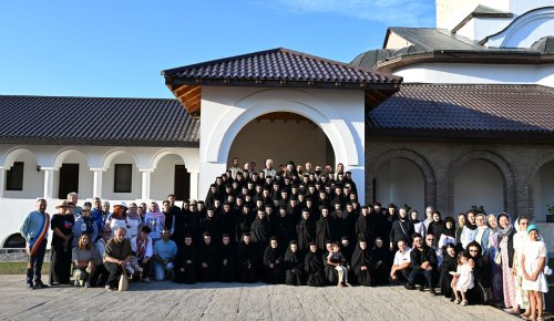 Târnosirea paraclisului principal al Mănăstirii Nera