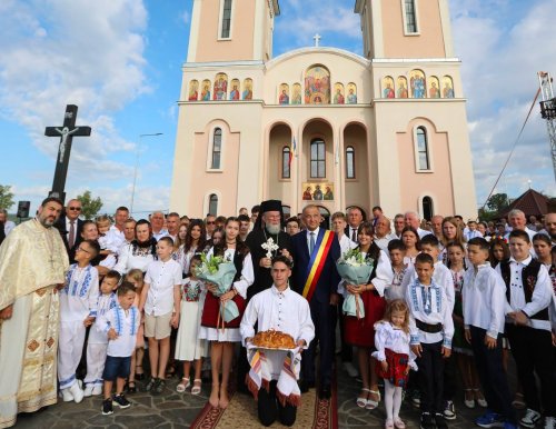 Târnosirea bisericii din Fărcașa, judeţul Maramureş