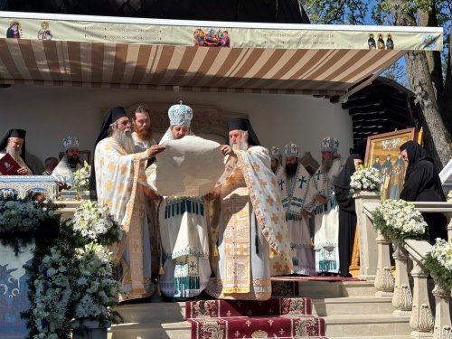 Tomos sinodal al Bisericii Ortodoxe Autocefale Române pentru proclamarea canonizării Sfintelor Cuvioase Nazaria, Olimpiada și Elisabeta de la Văratec