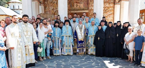 Hramul de vară al Mănăstirii Polovragi