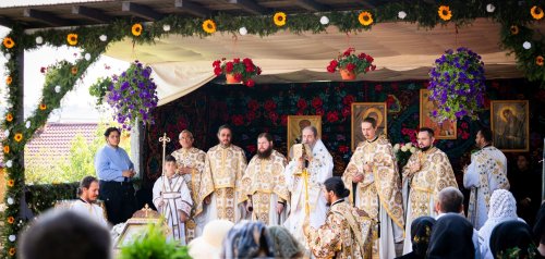 Binecuvântare arhierească la Mănăstirea Părhăuți