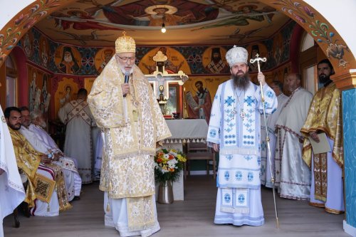 Biserica Schitului „Nașterea Maicii Domnului” din Câmpulung a fost sfințită
