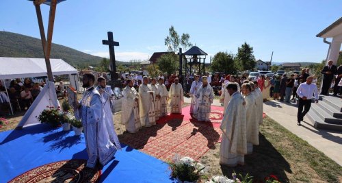 Biserica din filia sătmăreană Păşunea Mare a fost târnosită