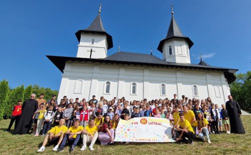 „Tabăra din pridvorul satului” la două parohii din judeţul Botoşani