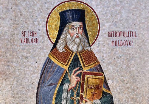 Sf. Ierarhi Varlaam, Mitropolitul Moldovei, şi Ioan de la Râşca şi Secu, Episcopul Romanului; Sf. Ierarhi Alexandru, Ioan şi Pavel cel Nou, Arhiepiscopii Constantinopolului