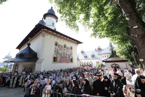 Sfinţii Văratecului, lumini pentru sufletul iubitor de Dumnezeu