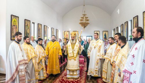 Mitropolitul Basarabiei, în mijlocul comunității parohiale din Ungheni