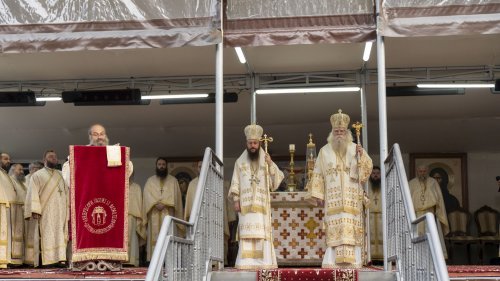 Slujire arhierească la Mănăstirea „Sfântul Ioan cel Nou de la Suceava”