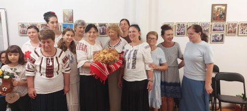 „Tradiție în fir de aluat” la Biserica „Buna Vestire”‑Belu din București