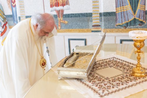 Patriarhul României a primit delegația Mănăstirii Cutlumuș, cu moaștele Sfintei Ana