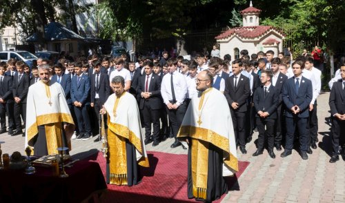 Început de an școlar la Seminarul Teologic Ortodox „Nifon Mitropolitul”