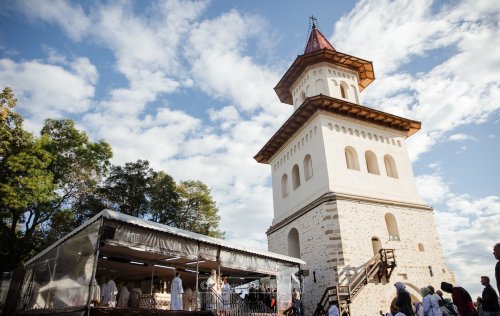 Sfânta Liturghie la Catedrala Arhiepiscopală din Suceava