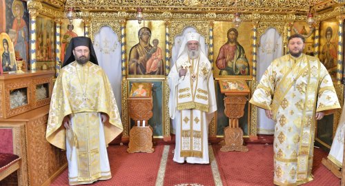 „Sfânta Cruce este semnul iubirii care învinge păcatul și moartea”