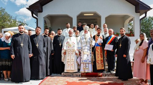 Mitropolitul Olteniei a sfințit biserica din localitatea Geblești