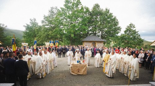 Preasfințitul Părinte Benedict a târnosit biserica din Parohia Preoteasa, Sălaj