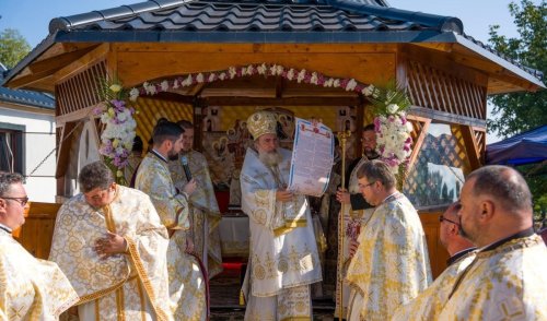 Biserica și așezământul parohial din Butnărești, înnoite și binecuvântate