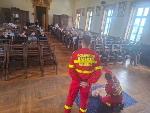 Instruire în domeniul situațiilor de urgență pentru angajații Centrului eparhial al Arhiepiscopiei Iașilor