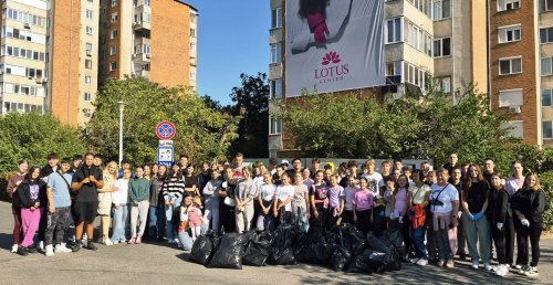 Elevii Liceului Ortodox din Oradea, implicați în Ziua Națională de Curățenie