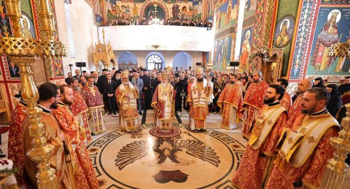 Mii de pelerini la hramul mănăstirii vrâncene Brazi
