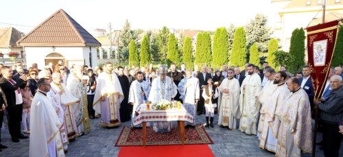 Noua biserică din Păuca, judeţul Sibiu, a fost târnosită