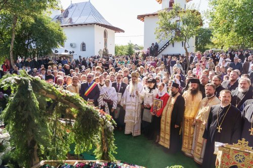 Biserica Parohiei Agafton a fost sfințită de doi ierarhi