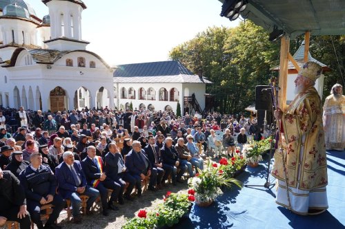 Sfinţirea bisericii Mănăstirii Cota 1000 din Arhiepiscopia Târgoviștei