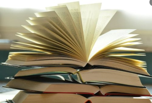 Un nou început, după mai bine de două  decenii: noile manuale de religie -  cultul ortodox, pentru clasa a IX-a