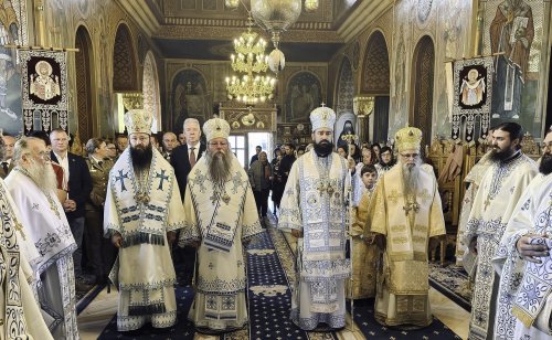 Patru ierarhi au slujit la hramul Catedralei Episcopale din Miercurea-Ciuc