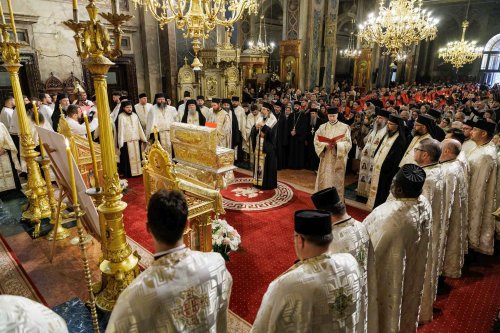 Moaștele Sfântului Paisie de la Sihăstria au ajuns la Catedrala Mitropolitană din Iași