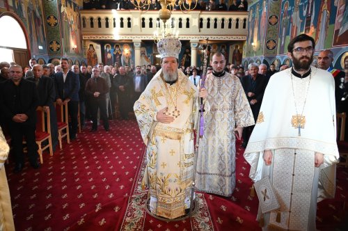 Sfinţirea noii picturi şi a noului iconostas la Cheşa, Protopopiatul Tinca