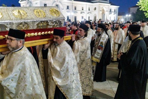 A început hramul Sfintei Parascheva de la Iași