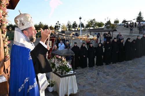 Popas de rugăciune la Mănăstirea Călugăra din Caraş-Severin