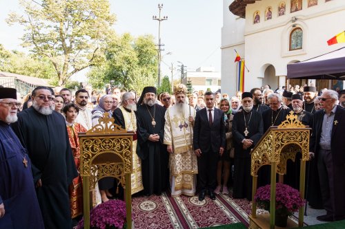 Biserica „Sfinții Împărați Constantin și Elena” Galata, Iași, a primit veșmântul sfințirii