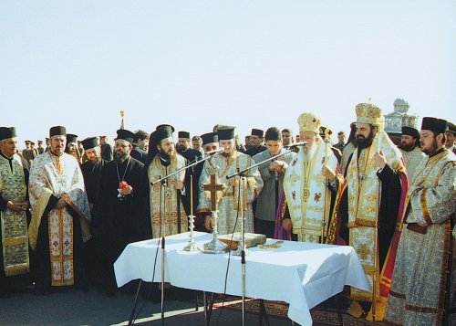 30 de ani de la aducerea la Iaşi a moaştelor Sfântului Apostol Andrei