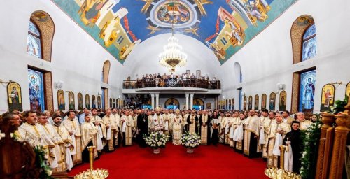 Altarul și așezământul parohiei ortodoxe Lazaret din Bacău au fost sfințit